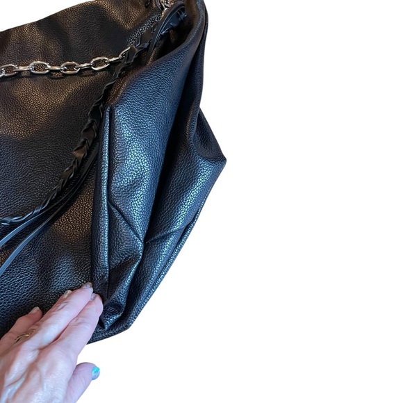Vegan Steve Madden Black Hobo Bag-NWOT-Large Capacity-Chain and Braiding deco - Picture 4 of 10